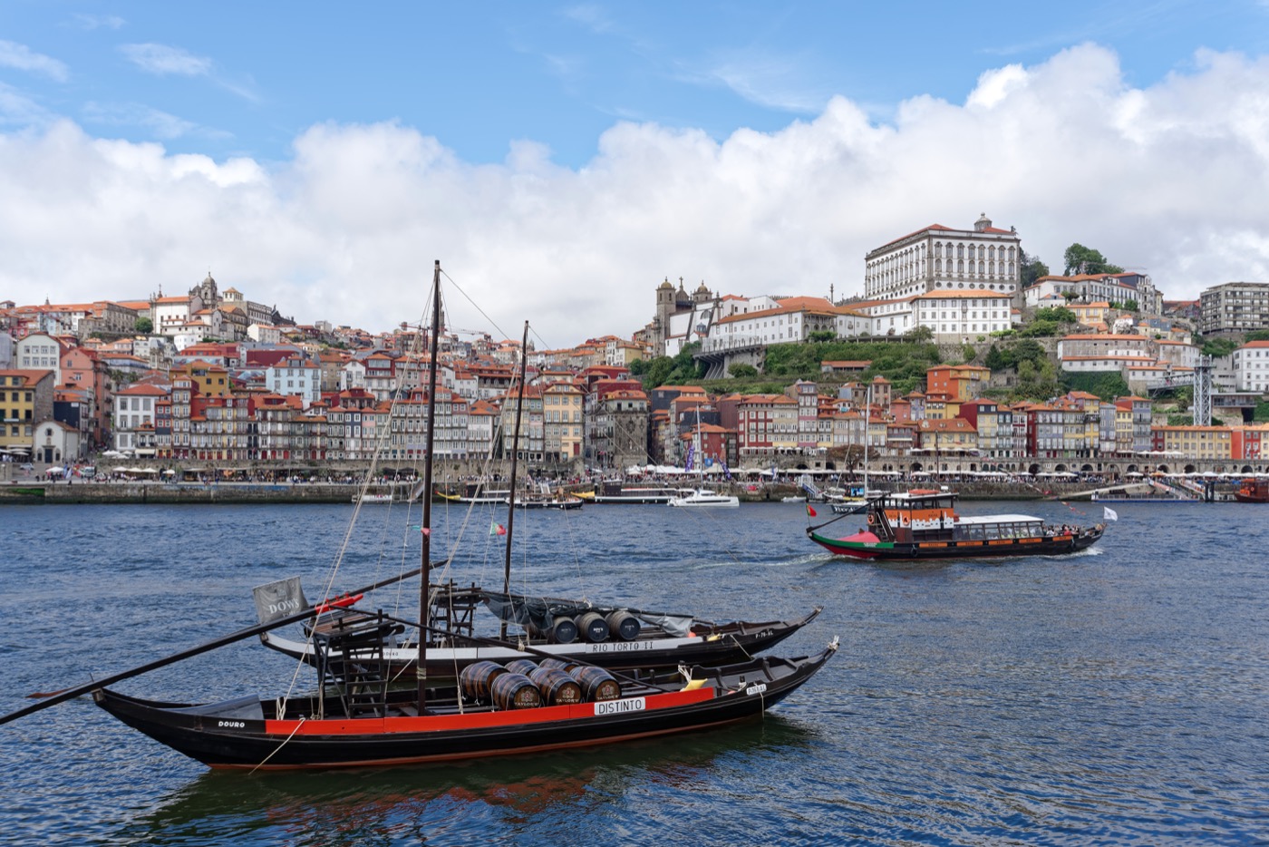 里贝拉河岸与拉贝洛船 / Ribeira and rabelo boats